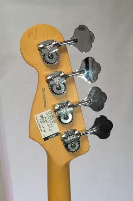 Fender - American Professional II Jazz Bass, Rosewood Fingerboard - 3-Colour Sunburst 7